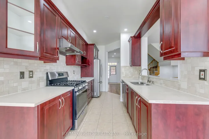 3332 Angel Pass Drive, Mississauga, ON L5M 7K2
