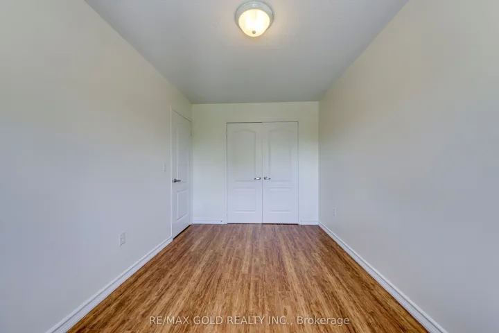 3332 Angel Pass Drive, Mississauga, ON L5M 7K2
