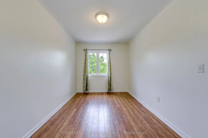 3332 Angel Pass Drive, Mississauga, ON L5M 7K2