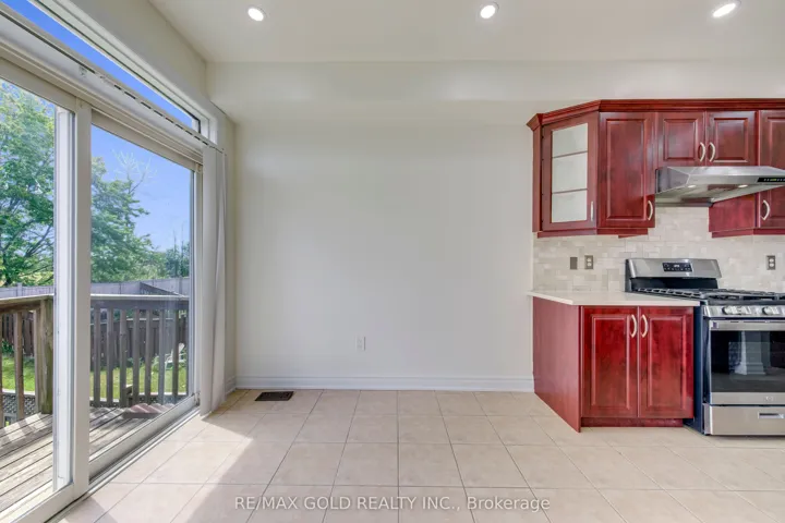 3332 Angel Pass Drive, Mississauga, ON L5M 7K2