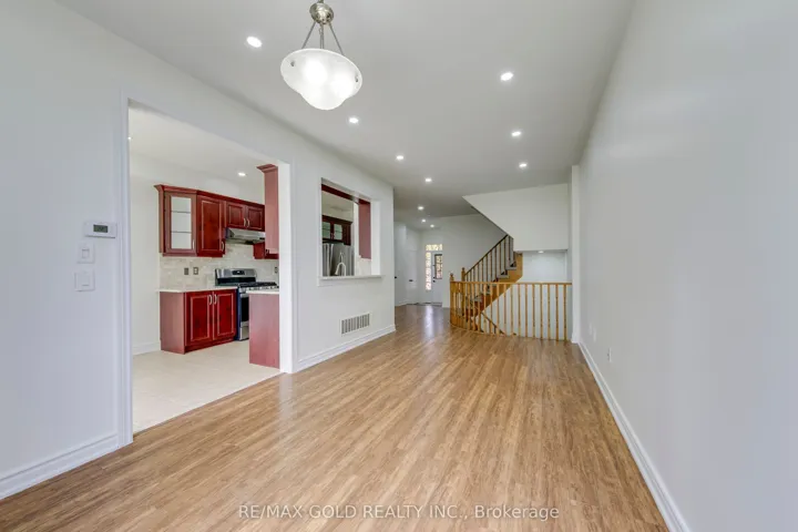 3332 Angel Pass Drive, Mississauga, ON L5M 7K2