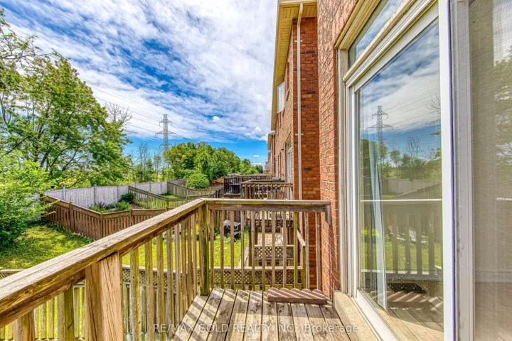 3332 Angel Pass Drive, Mississauga, ON L5M 7K2