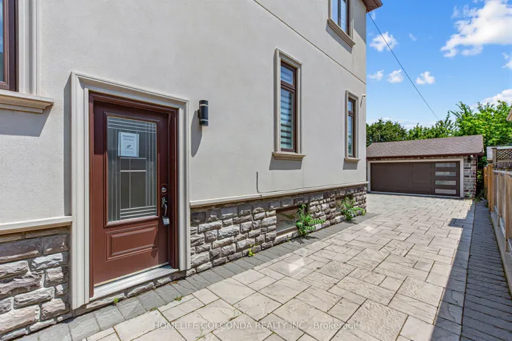 67 Mcadam Avenue, Toronto W04, ON M6A 1S6