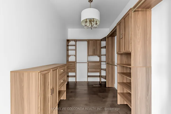 67 Mcadam Avenue, Toronto W04, ON M6A 1S6
