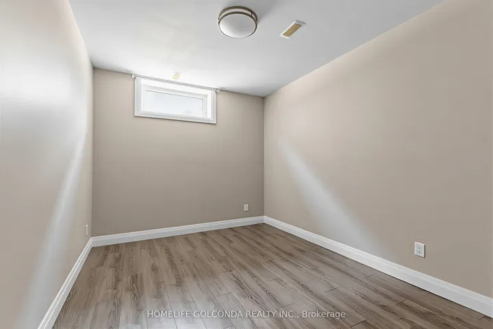 67 Mcadam Avenue, Toronto W04, ON M6A 1S6