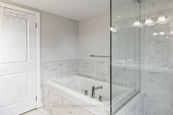 213 Downsview Park Boulevard, Toronto W05, ON M3K 0A5