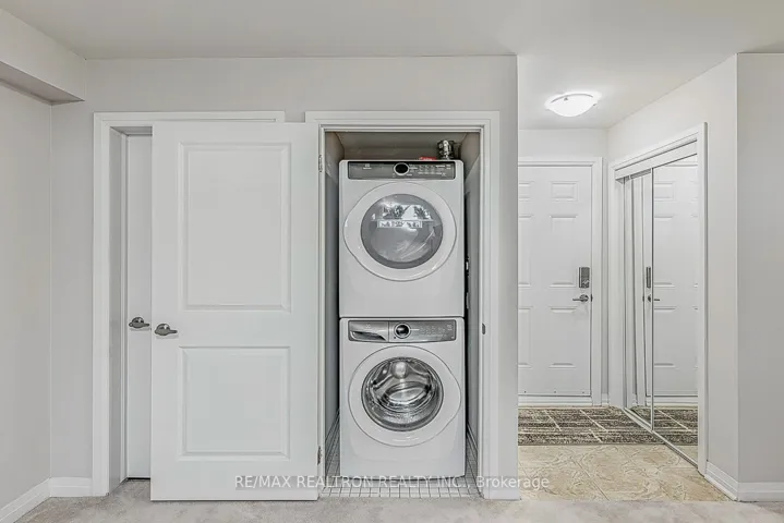 213 Downsview Park Boulevard, Toronto W05, ON M3K 0A5