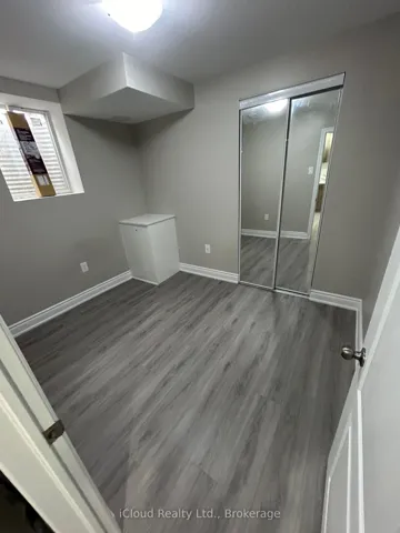 1295 Rose Way W, Milton, ON L9E 1M2
