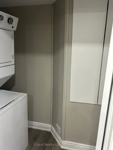 1295 Rose Way W, Milton, ON L9E 1M2
