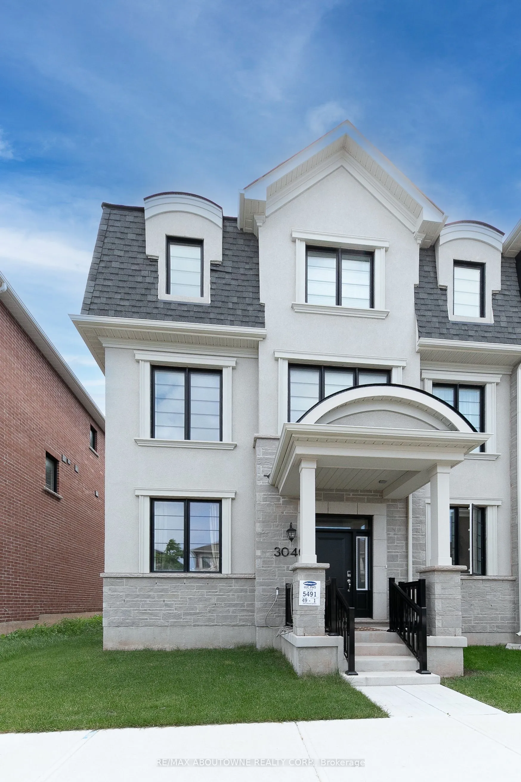 Property For Lease | W13536304
