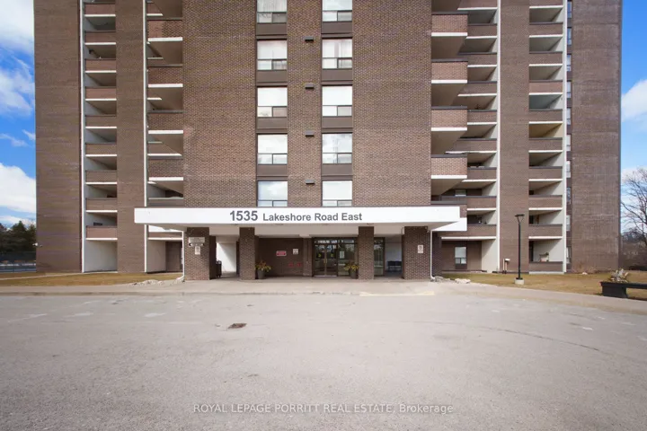 1535 Lakeshore E Road, Mississauga, ON L5E 3E2