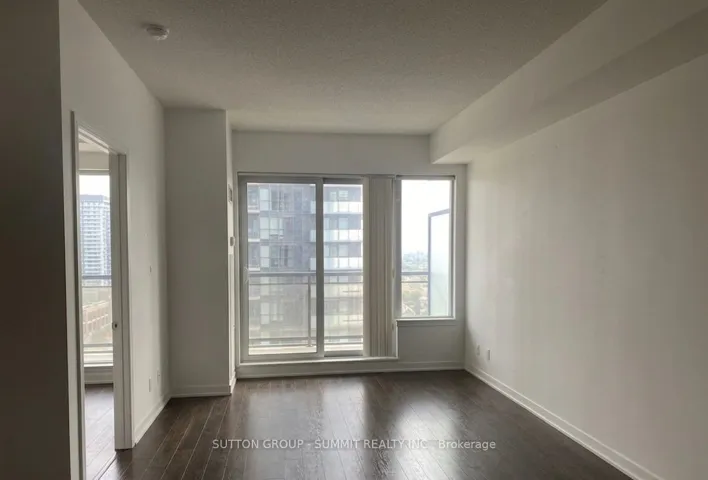 385 PRINCE OF WALES Avenue, Mississauga, ON L5B 0C6