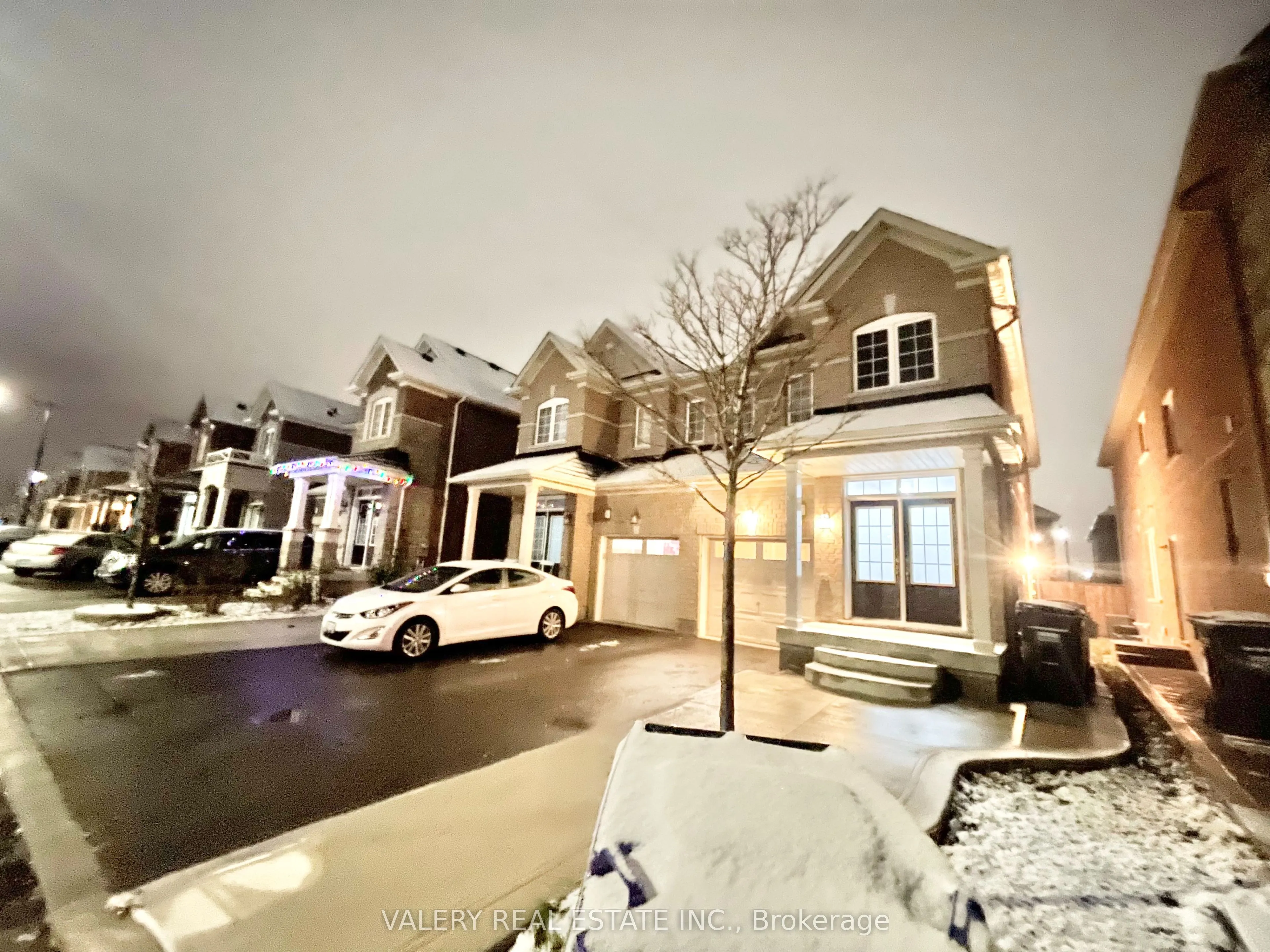 Detached Home For Lease | W13556582