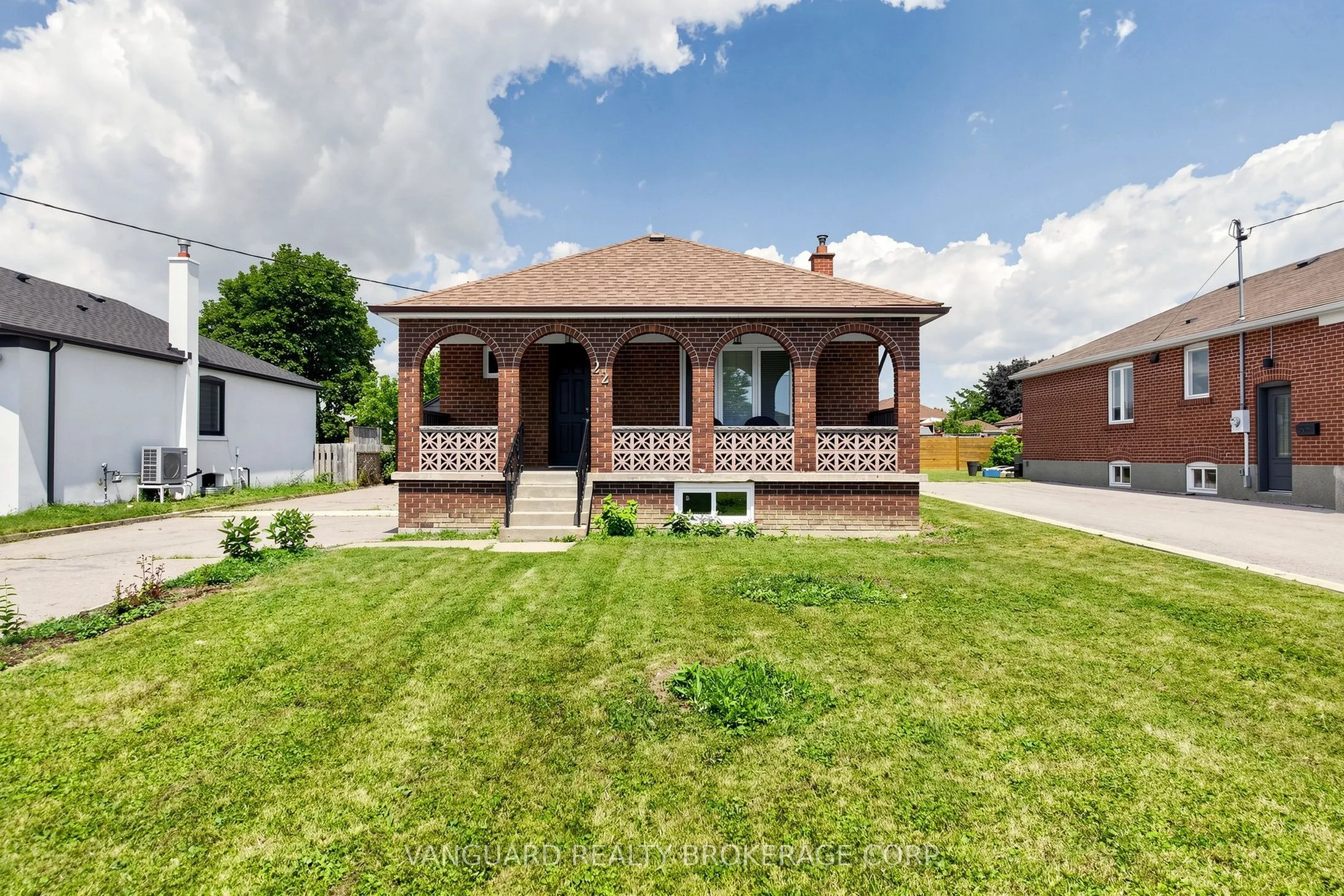 Detached Home For Sale | W13556640