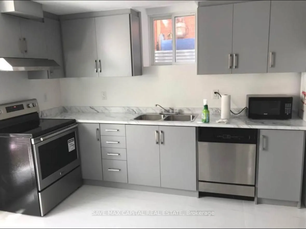 Detached Home For Lease | W13556726