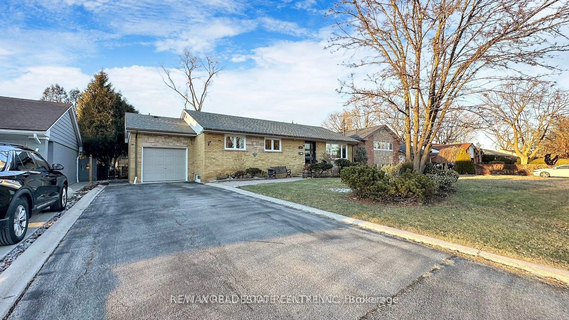Detached Home For Lease | W13556906