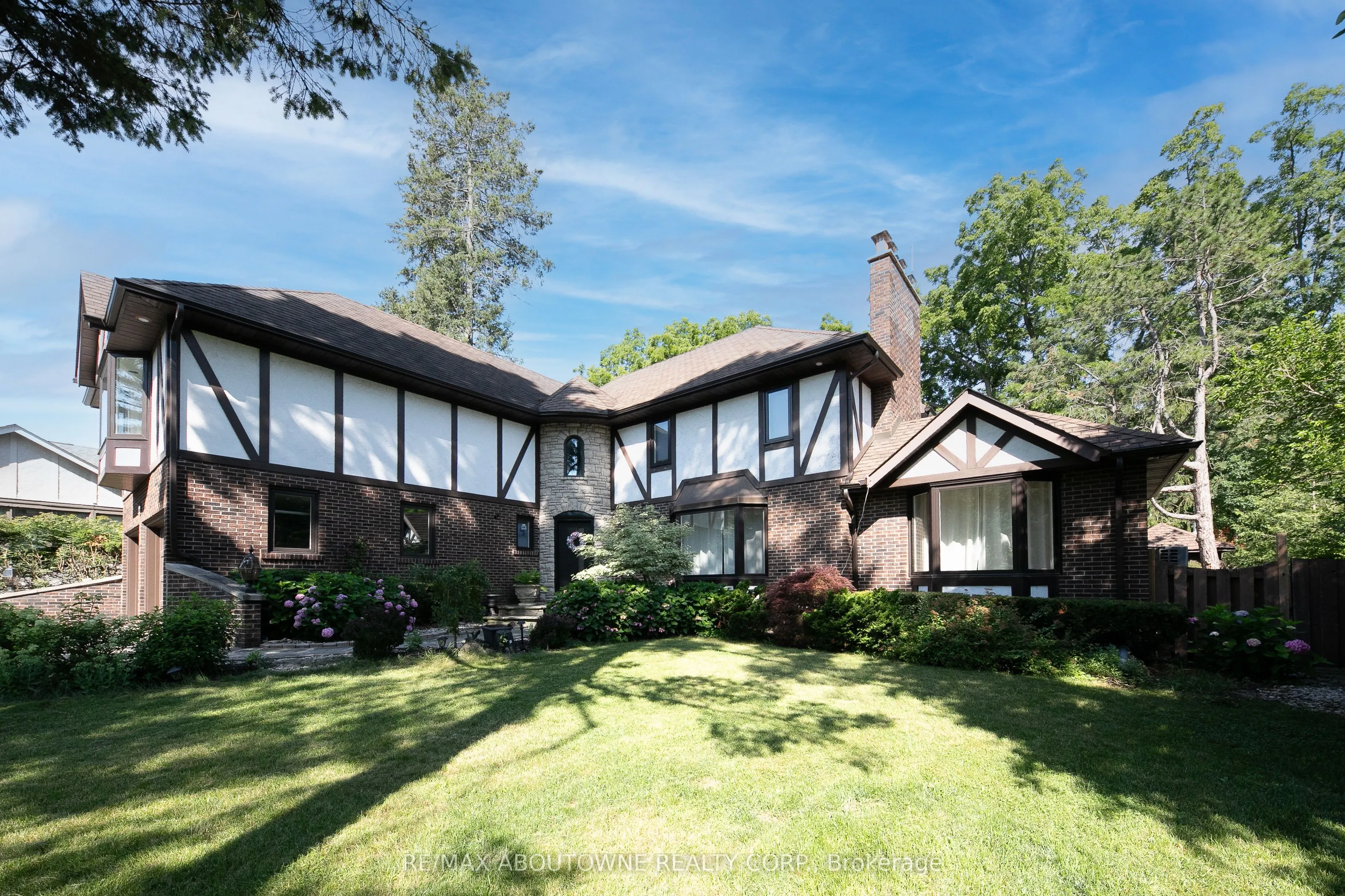 Detached Home For Lease | W13557058
