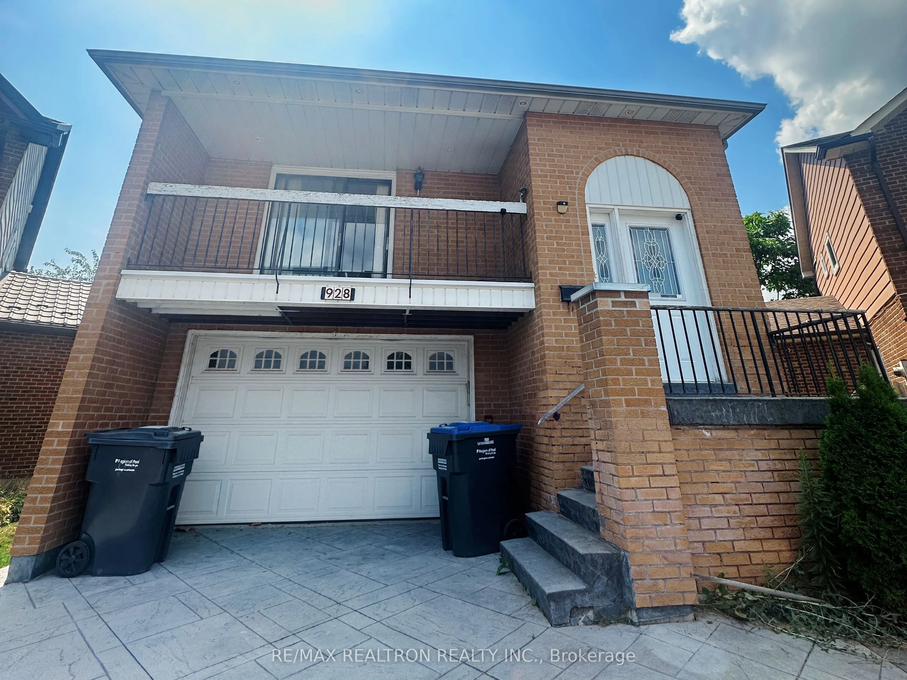 Detached Home For Lease | W13557098