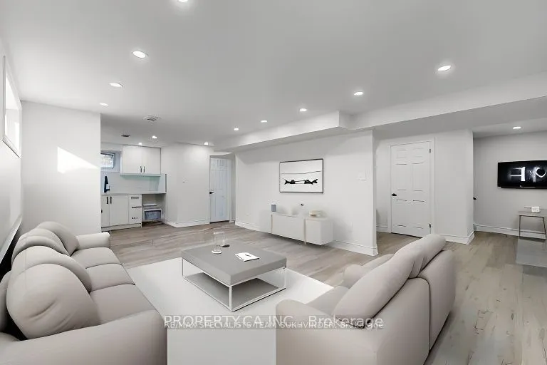 Property For Lease | W13559152