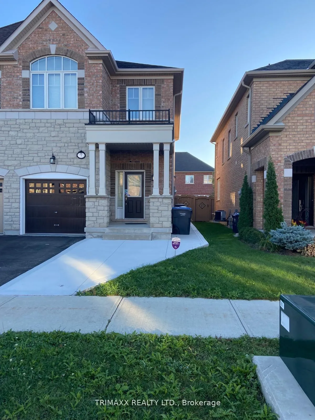 Semi-Detached Home For Lease | W13561332