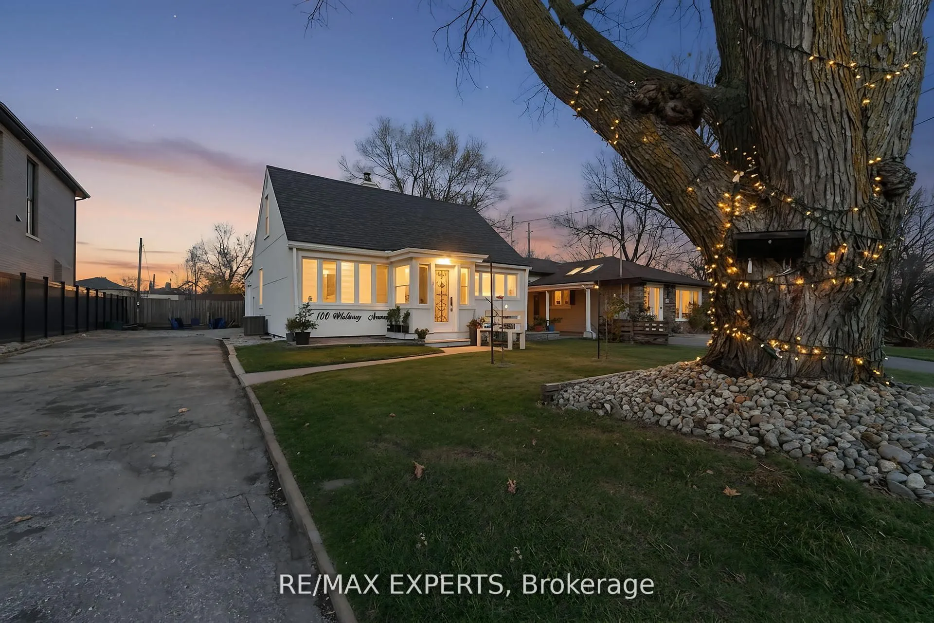 Detached Home For Sale | W13566794