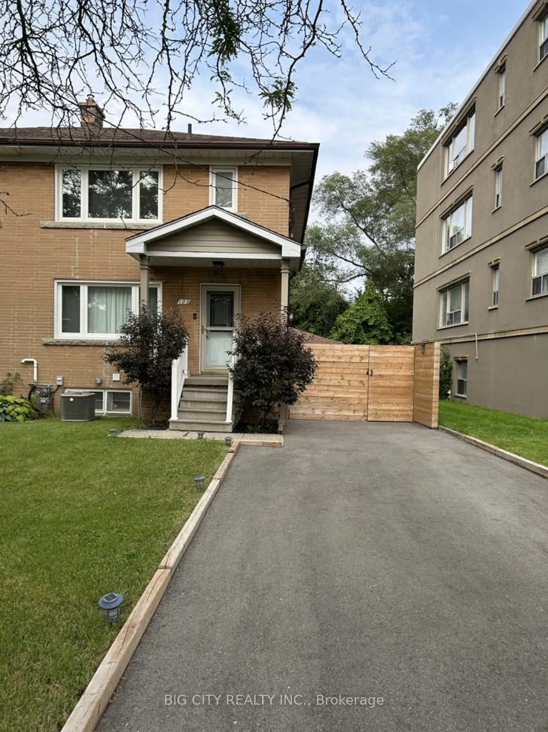 Property For Lease | W13571298