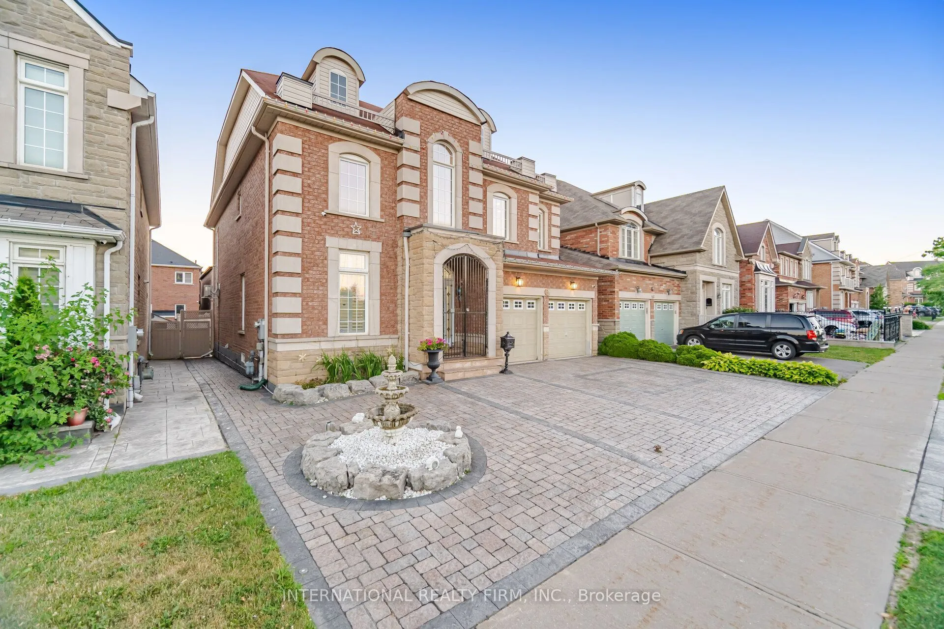 Detached Home For Sale | W13572704