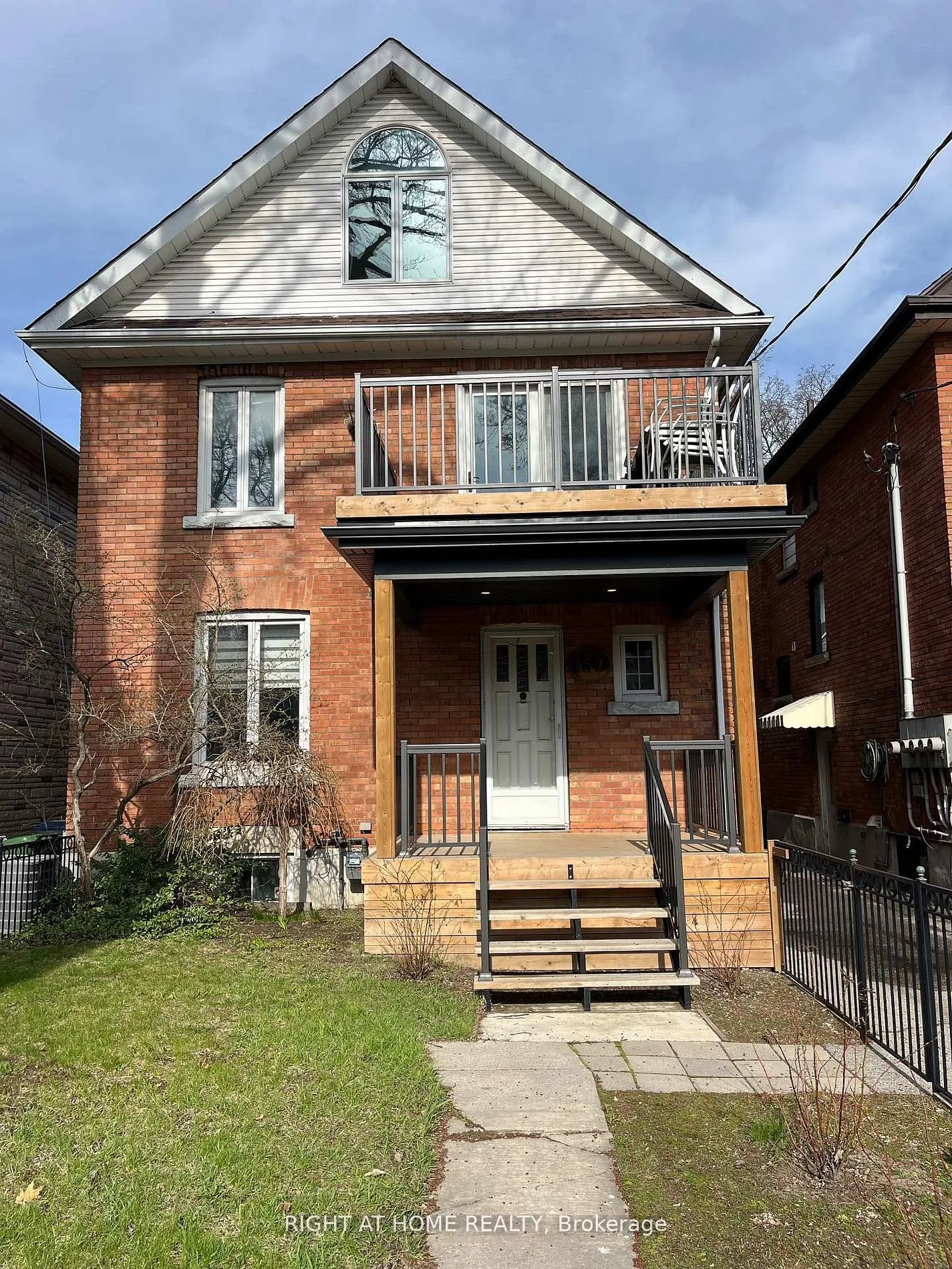Detached Home For Lease | W13574202
