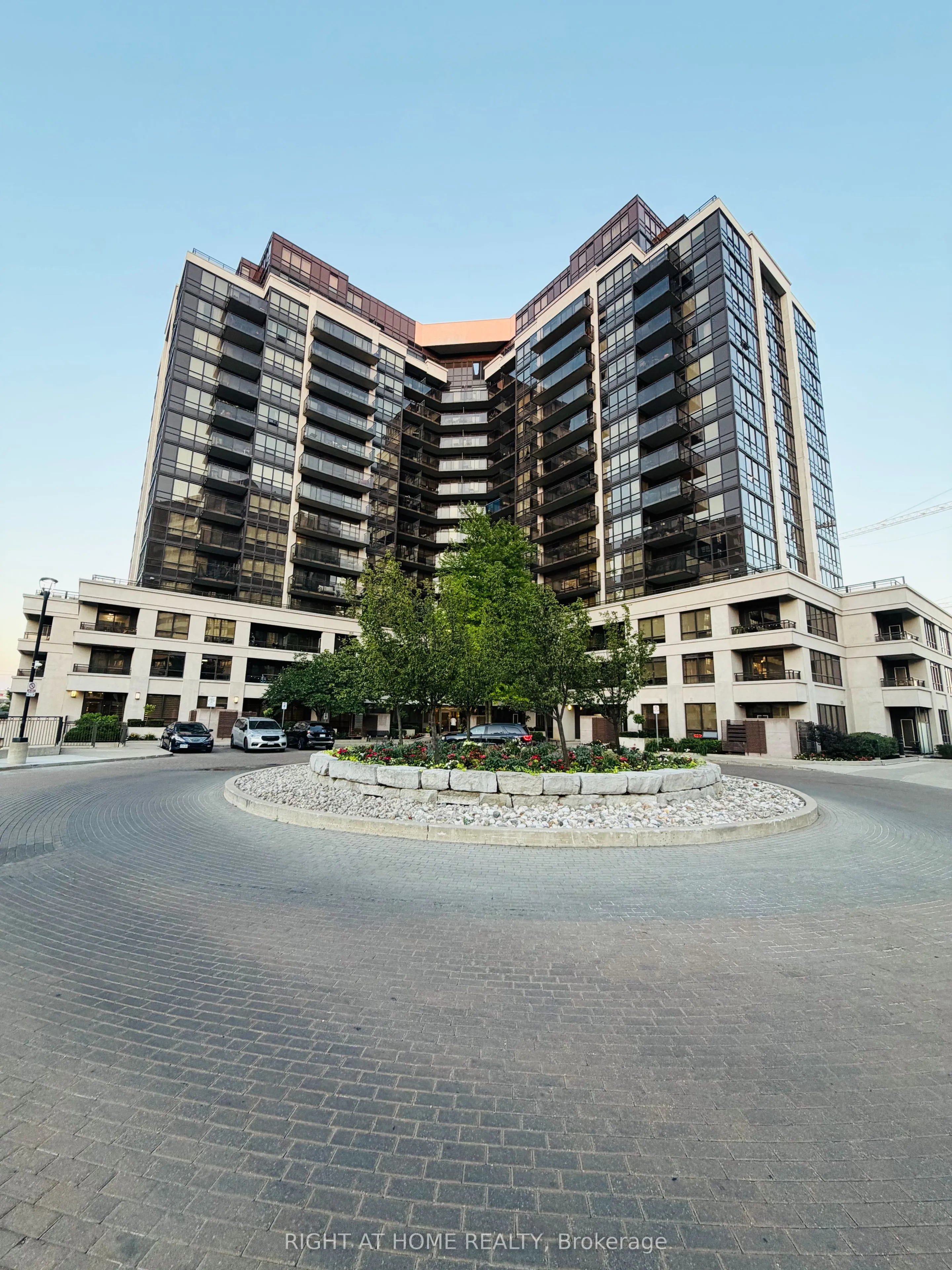 Property For Lease | W13577152