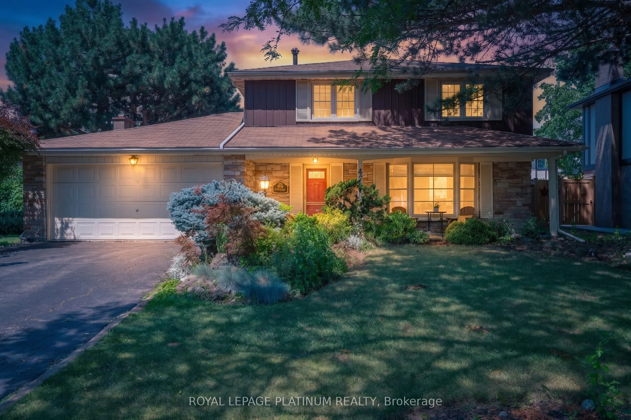 Detached Home For Sale | W13577378