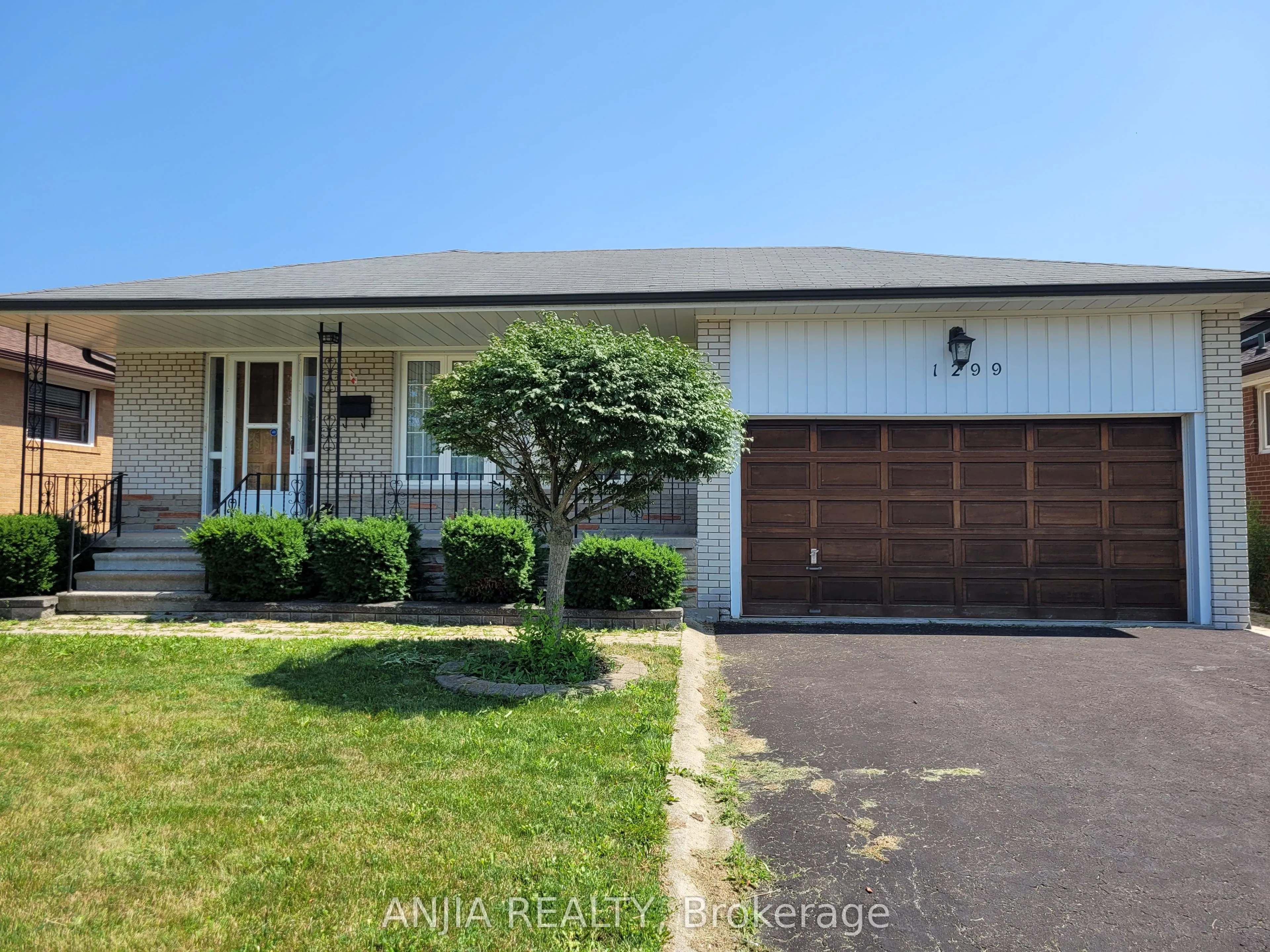 Detached Home For Lease | W13582432