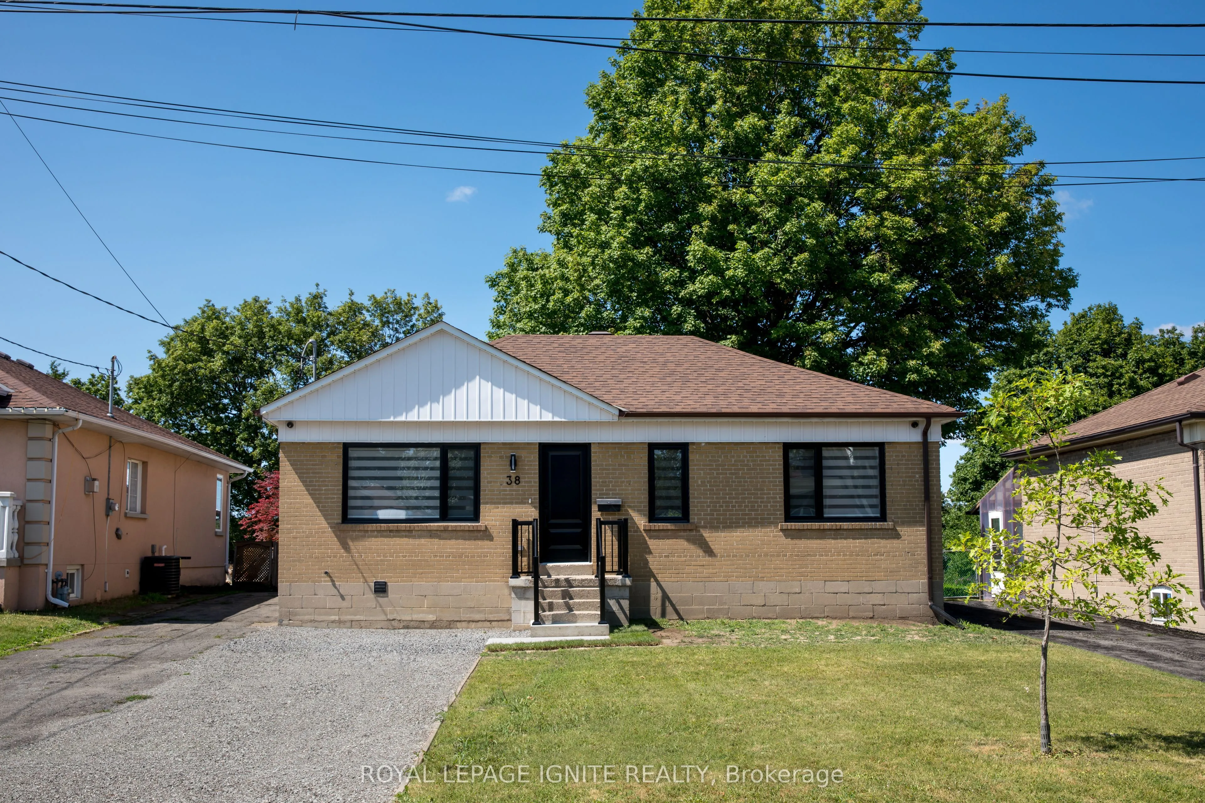 Detached Home For Lease | W13584682