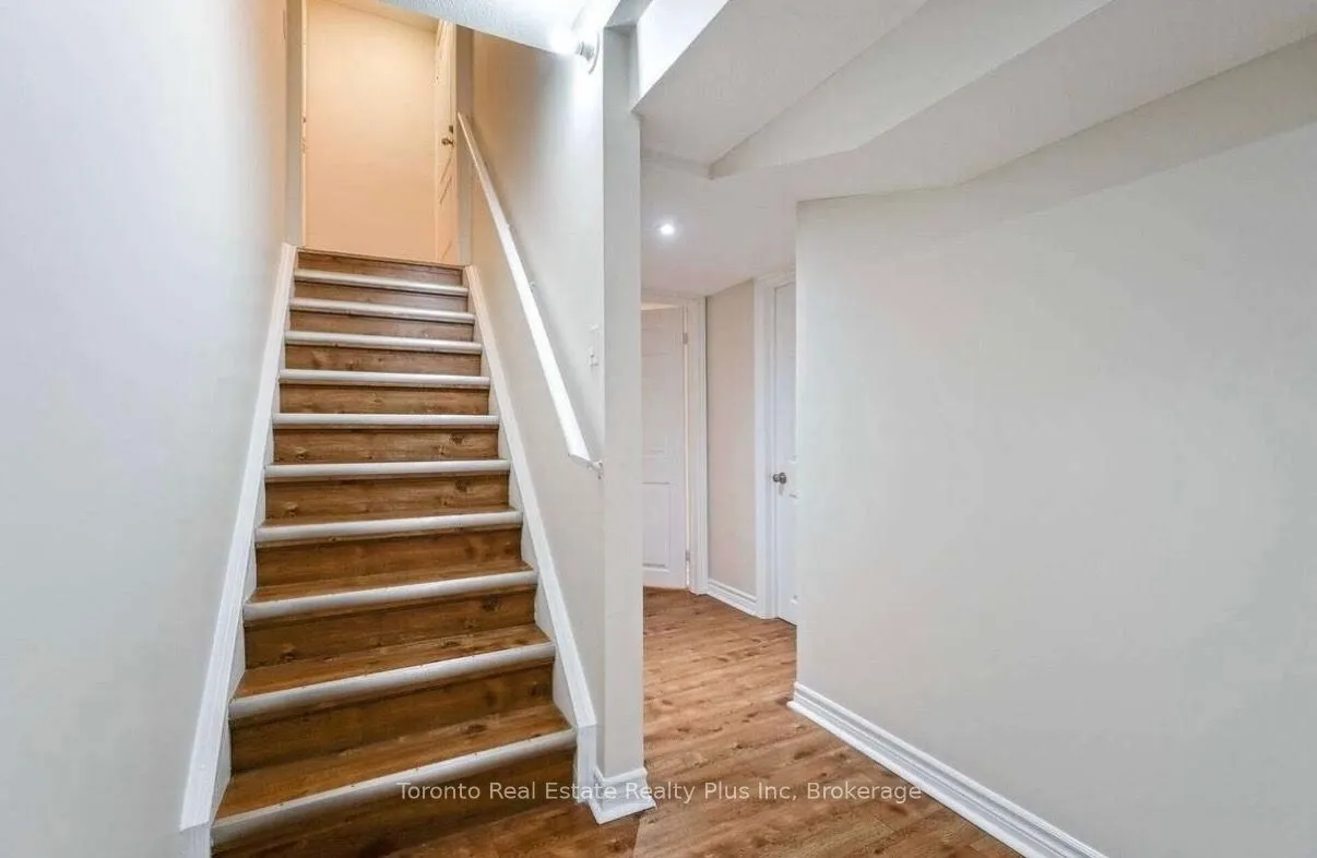 Semi-Detached Home For Lease | W13586128