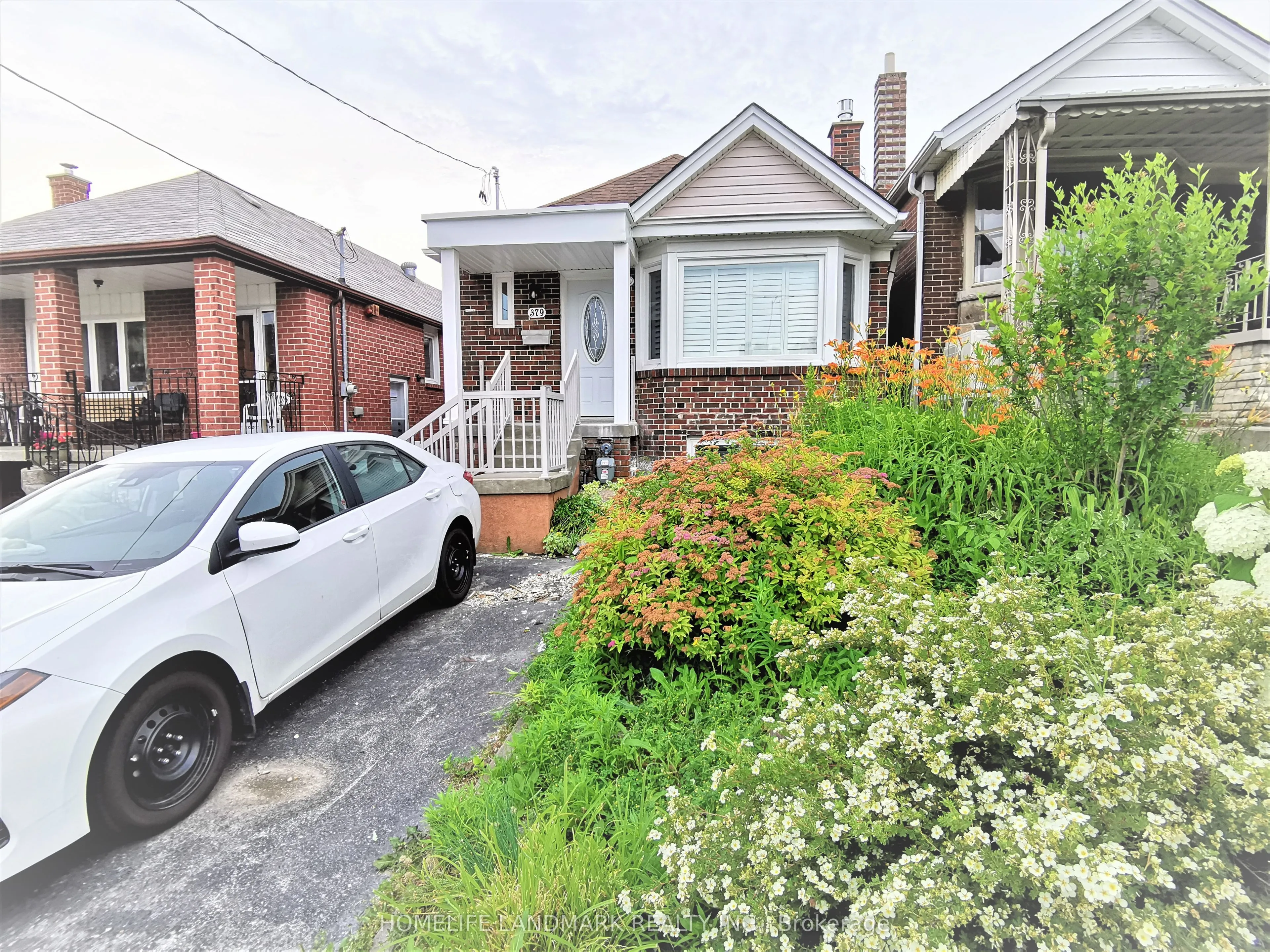 Detached Home For Lease | W13591492