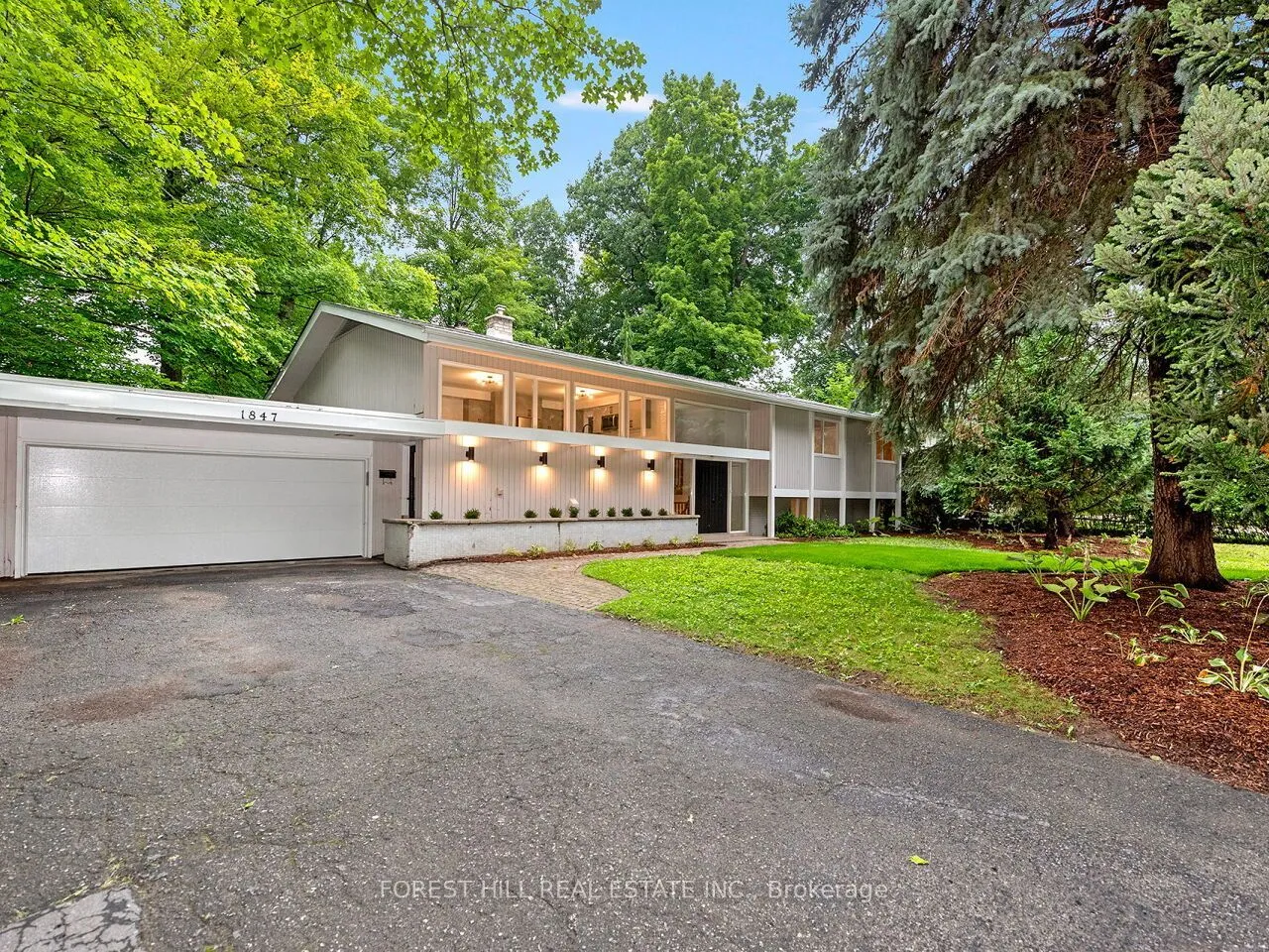 Detached Home For Lease | W13595794