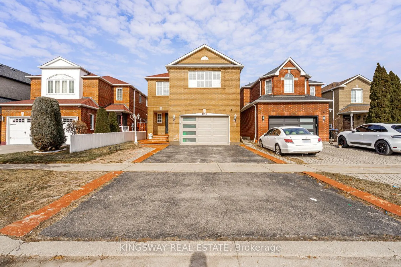 Detached Home For Sale | W13600754