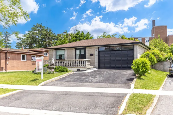 9 Wheatsheaf Crescent, Toronto W05, ON M3N 1P7