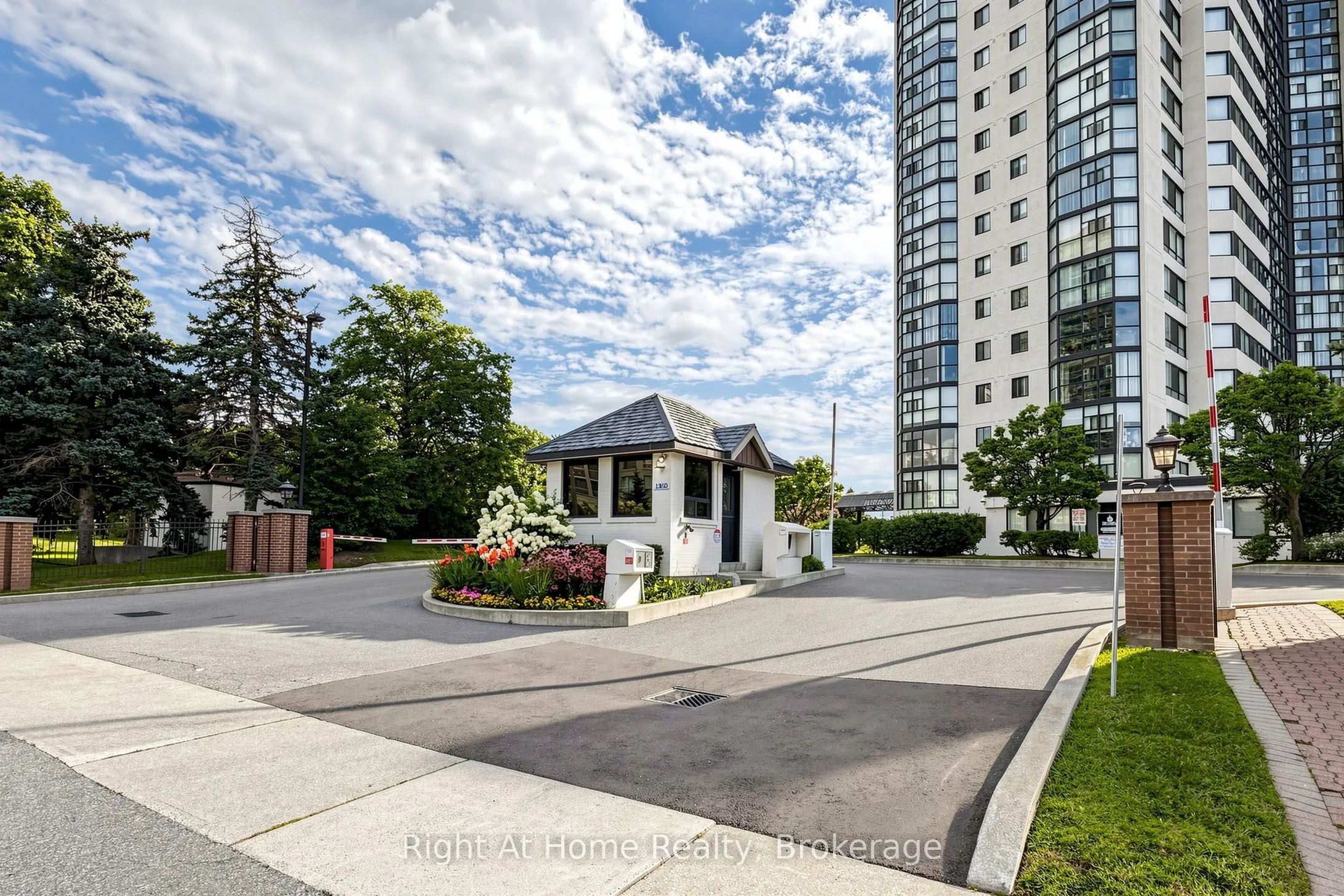 Property For Lease | W13614918