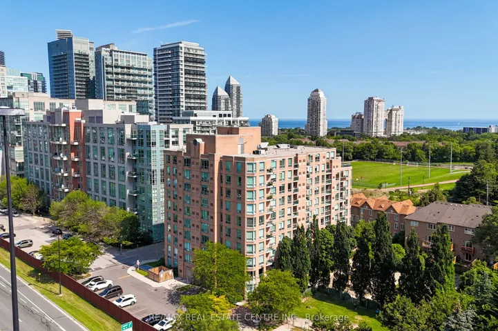 190 Manitoba Street, Toronto W06, ON M8Y 3Y8