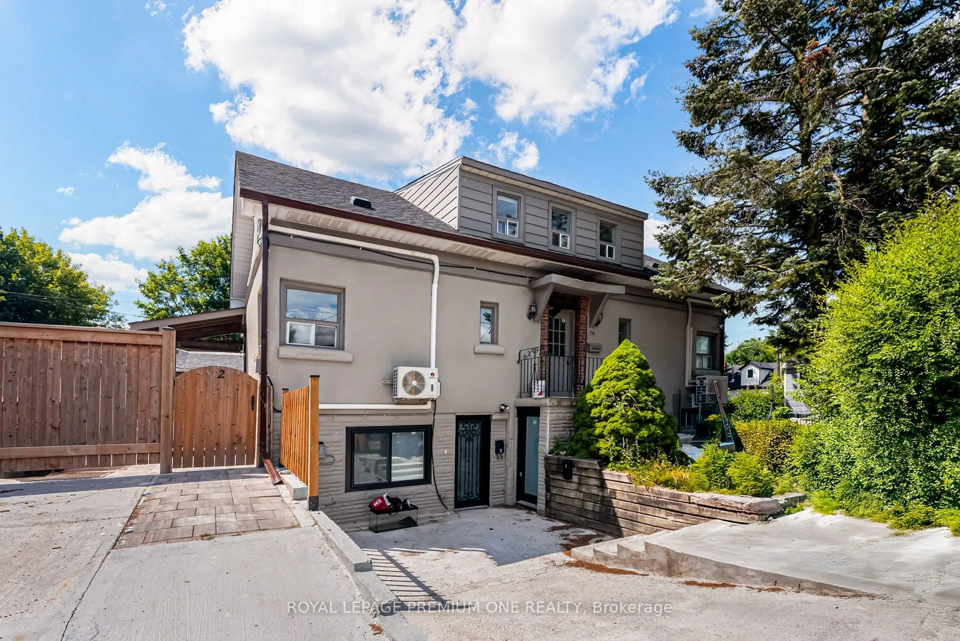 Detached Home For Lease | W13625190
