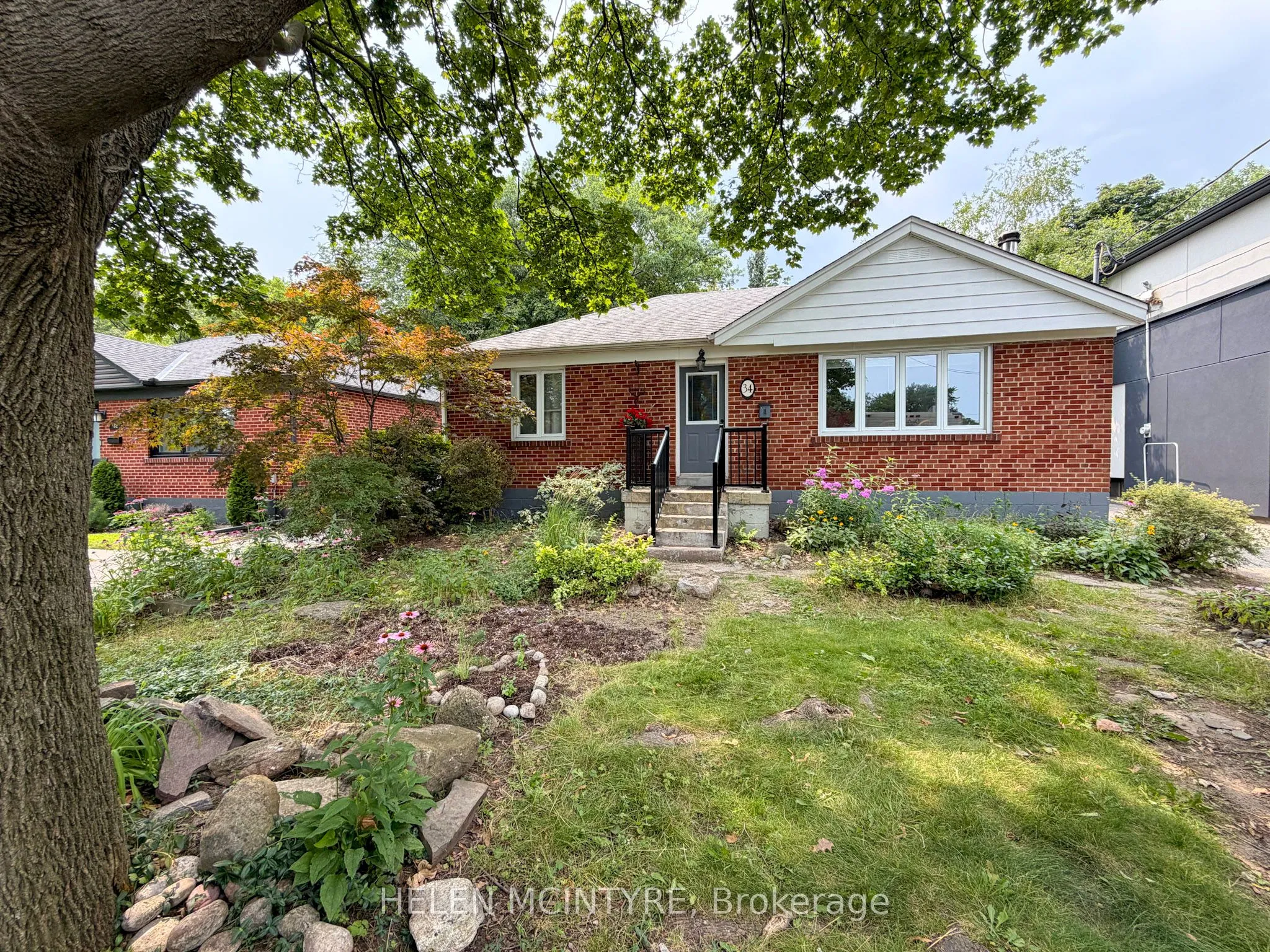 Detached Home For Lease | W13626240