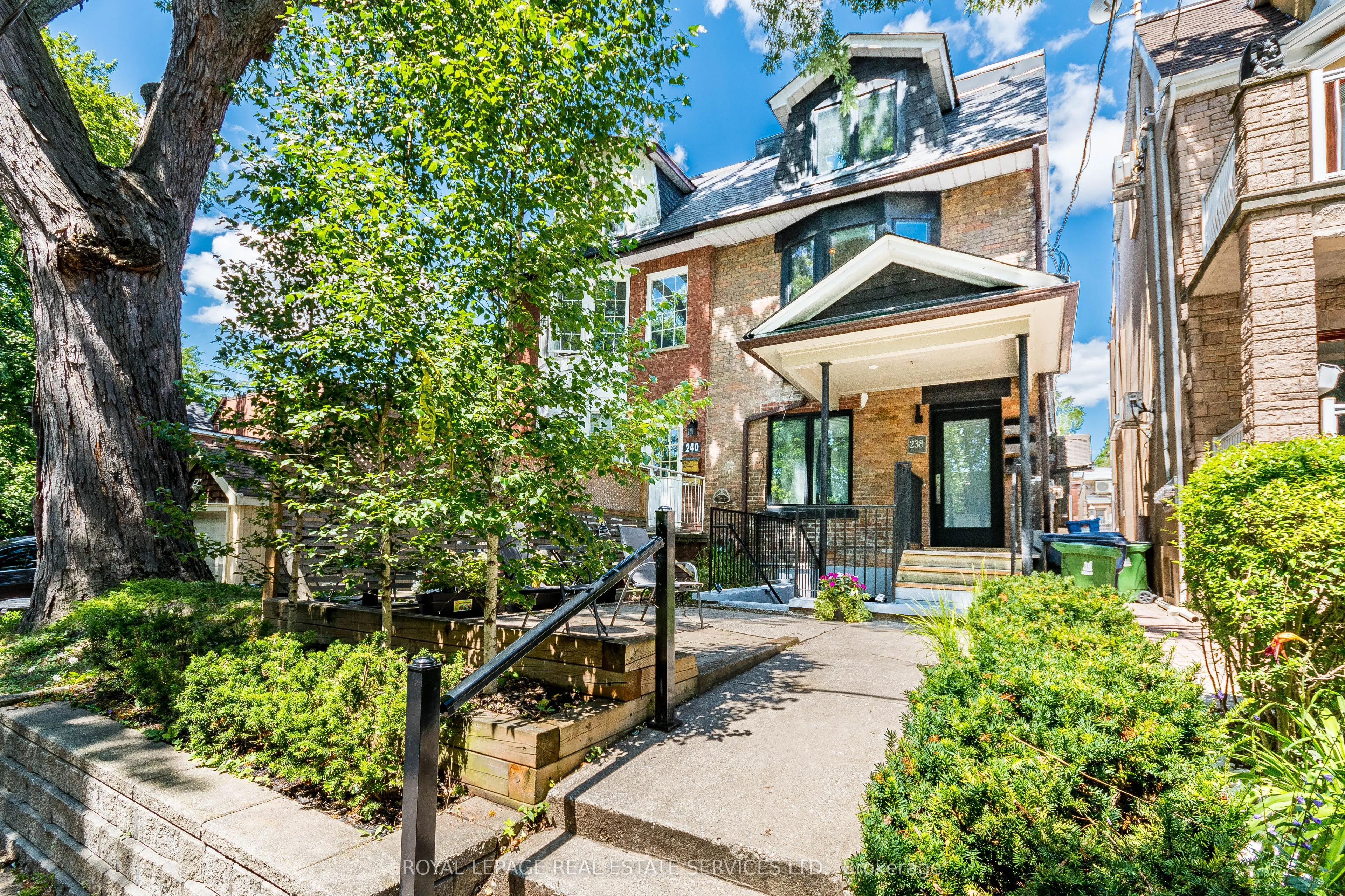 Property For Sale | W13636046