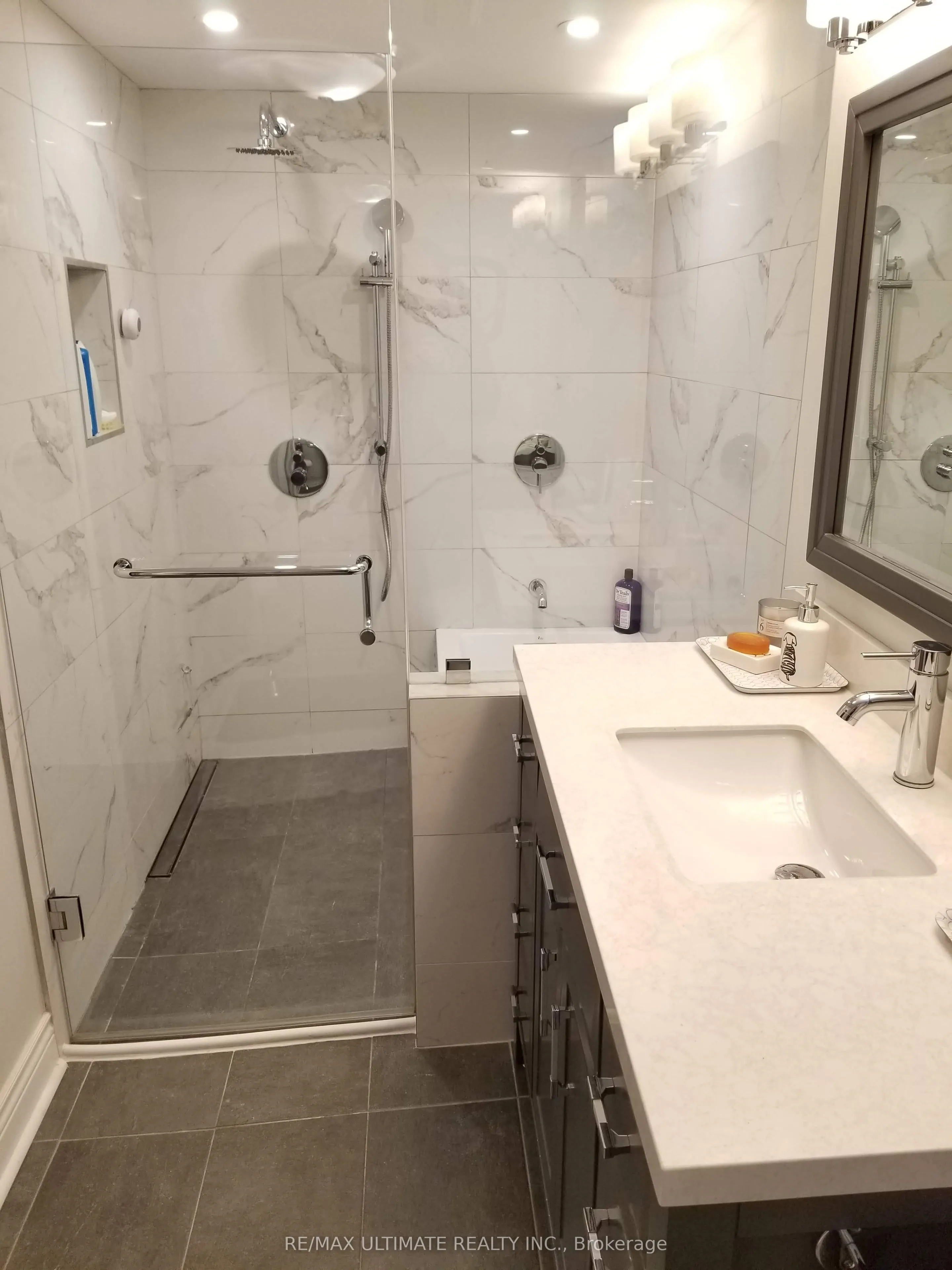 Detached Home For Lease | W13636178