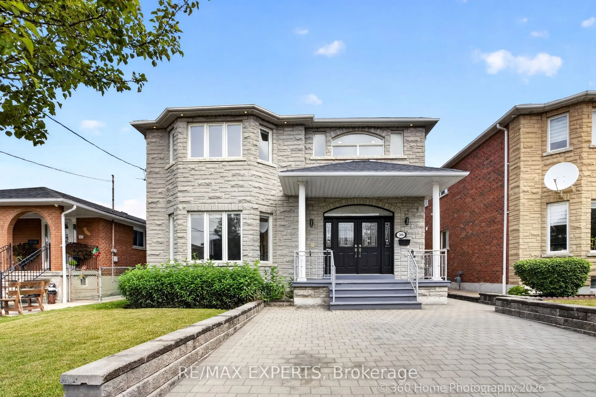 Detached Home For Lease | W13640208