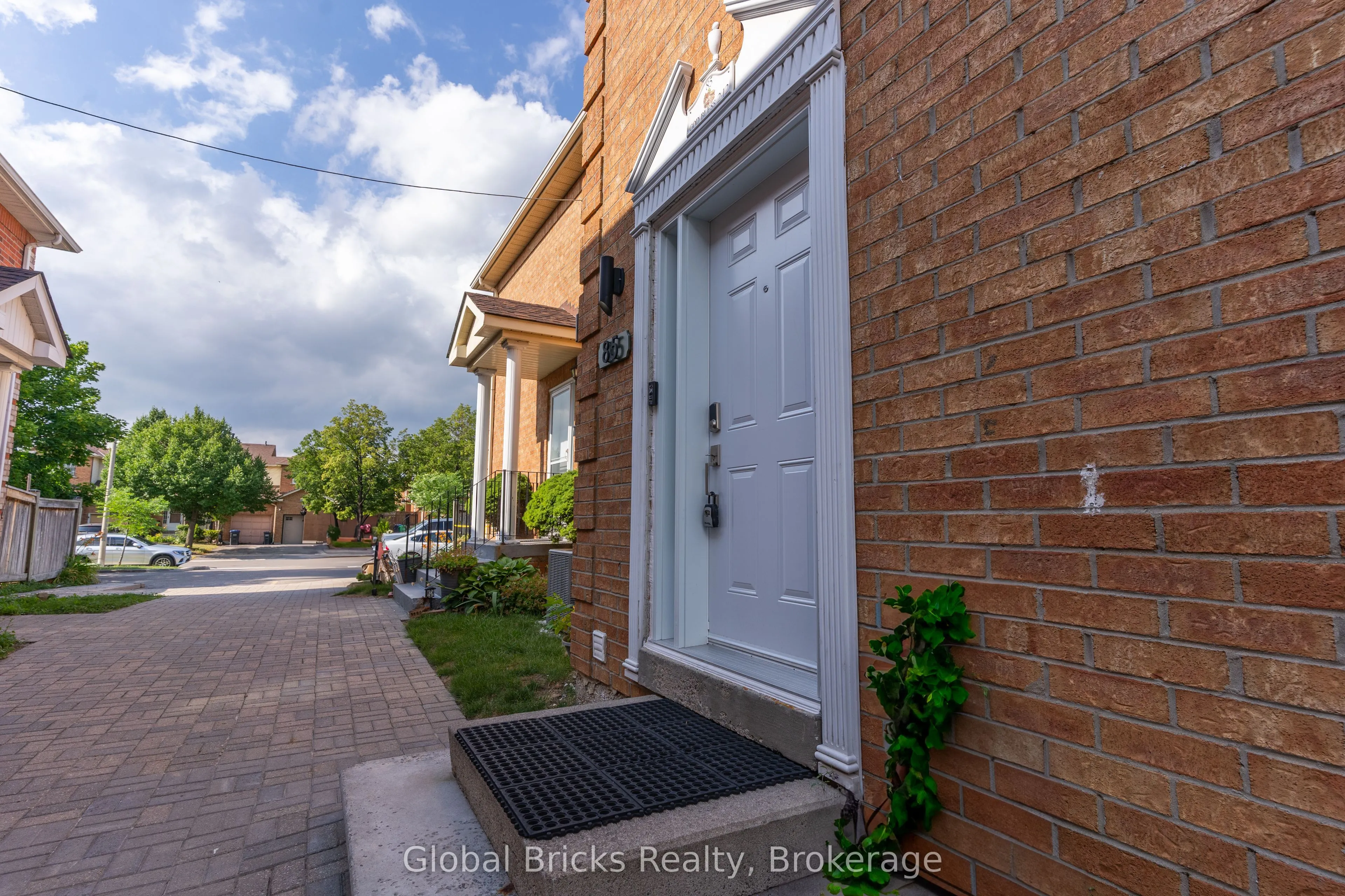 Property For Lease | W13641052