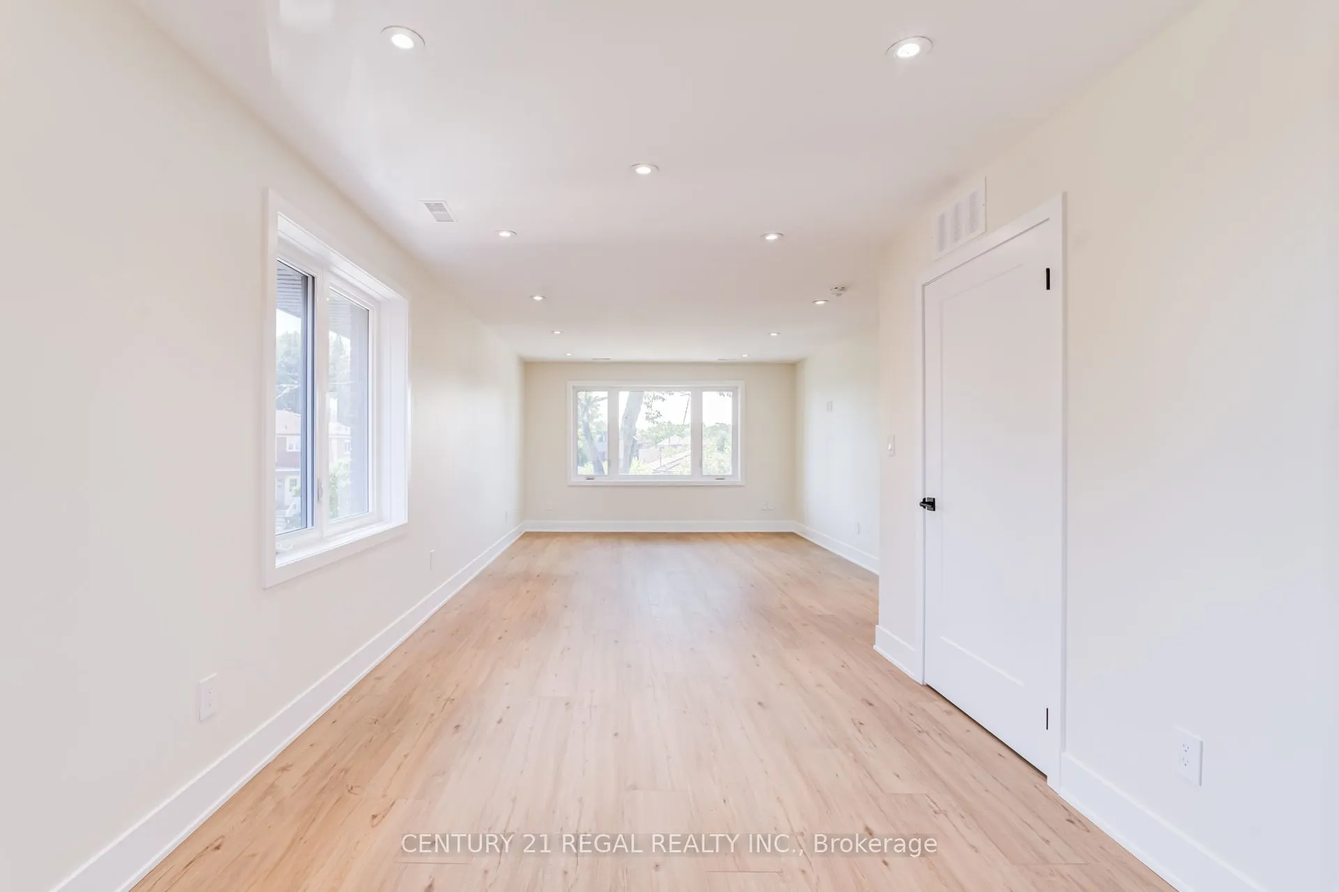 Multiplex For Lease | W13643206