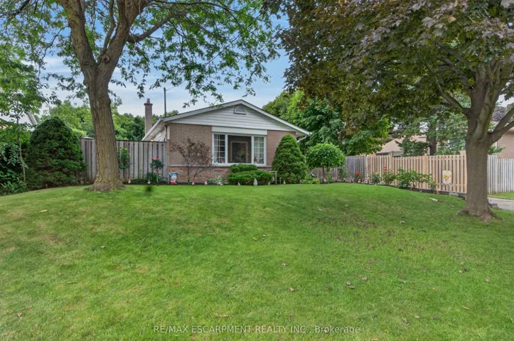 3 Cumbrian Court, Brampton, ON L6X 2J7