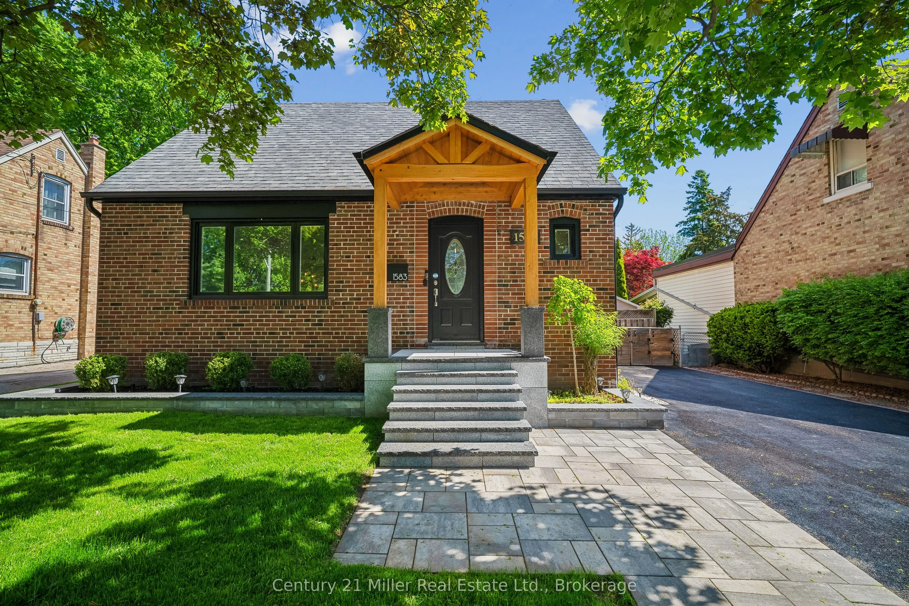 Detached Home For Lease | W13660974