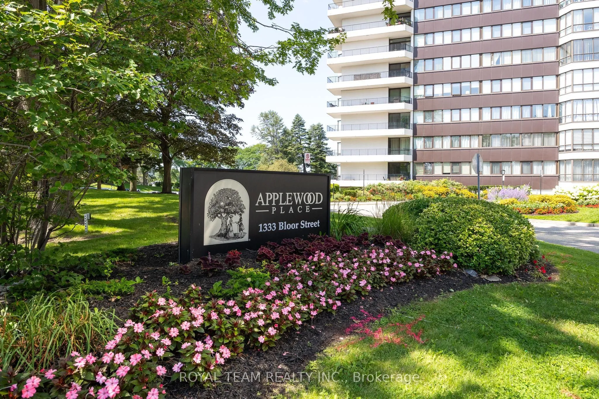 Property For Sale | W13662016