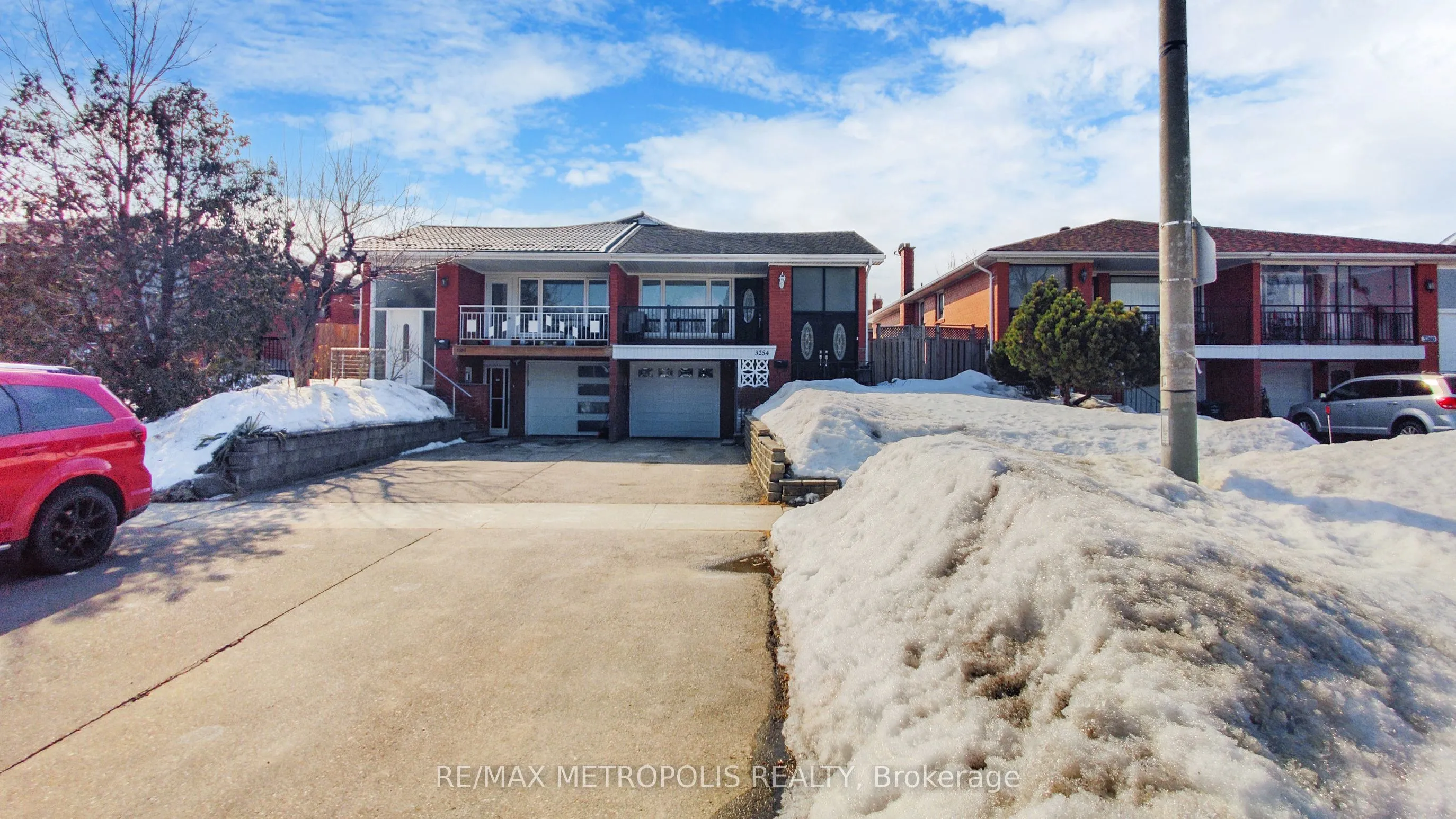 Semi-Detached Home For Lease | W13664326